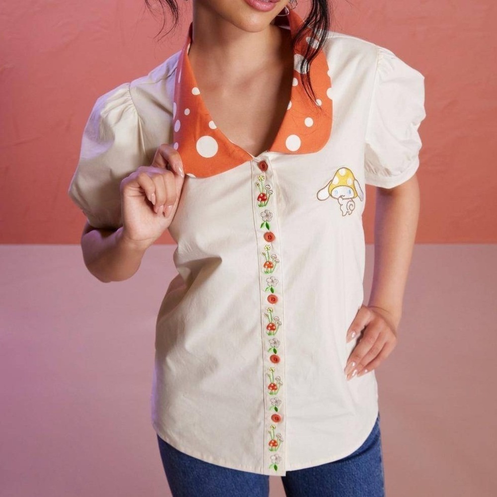 Hot Topic Cinnamoroll Sanrio Mushroom Polka Dot Collar Button Down Shirt Small